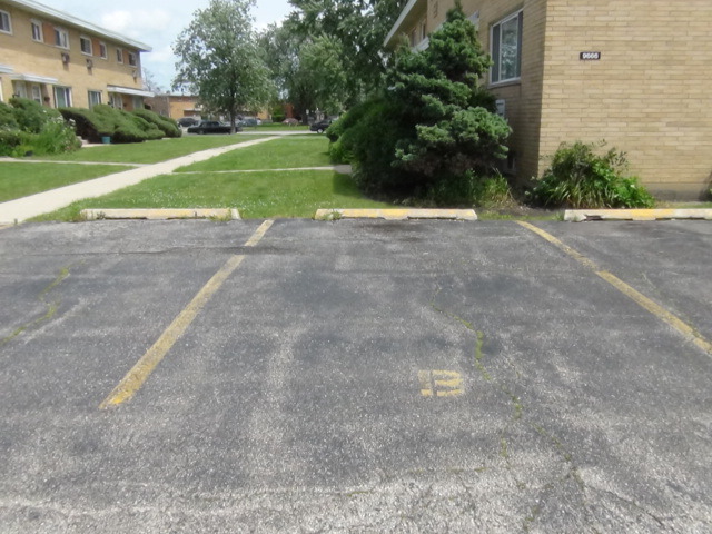 9666 Lois Dr, Des Plaines, IL 60016 photo 14