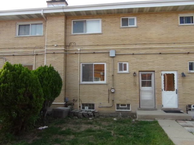 9666 Lois Dr, Des Plaines, IL 60016 photo 11