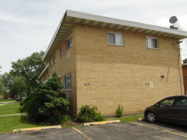 9666 Lois Dr, Des Plaines, IL 60016 photo 13