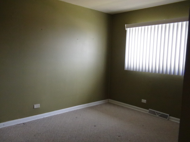 9666 Lois Dr, Des Plaines, IL 60016 photo 7
