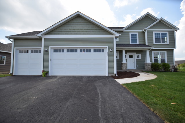 2329 Celerity Dr, Sycamore, IL 60178 photo 2