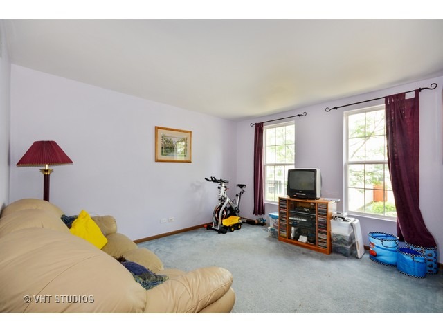 1017 Symphony Dr, Aurora, IL 60504 photo 6