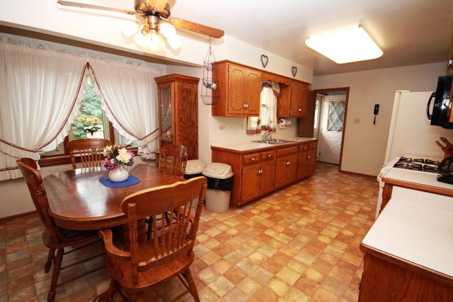 2505 John Bourg Dr, Plainfield, IL 60586 photo 3