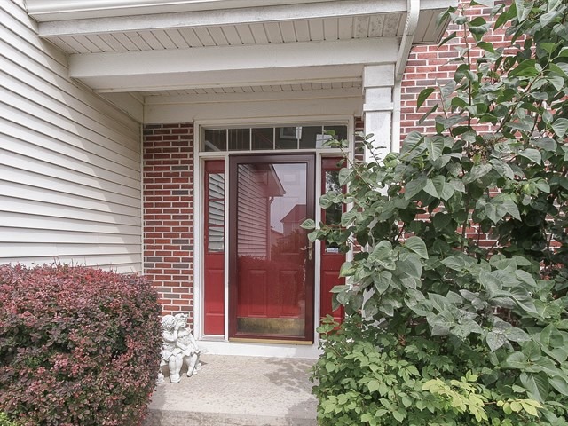 5 Lake Cornish Ct, Algonquin, IL 60102 photo 2