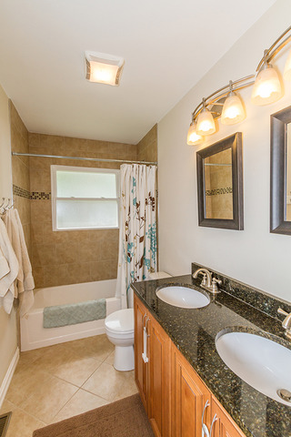645 Washington Blvd, Hoffman Estates, IL 60169 photo 16