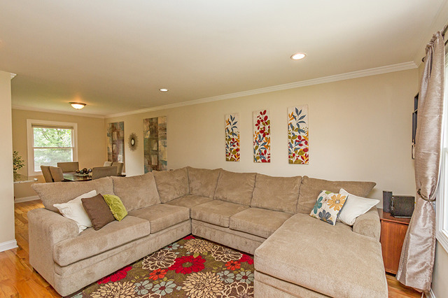 645 Washington Blvd, Hoffman Estates, IL 60169 photo 4