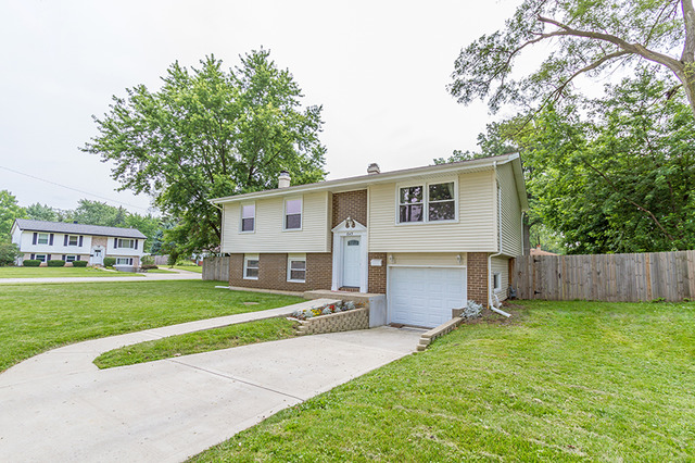645 Washington Blvd, Hoffman Estates, IL 60169 photo 1
