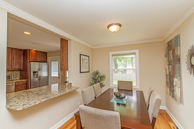 645 Washington Blvd, Hoffman Estates, IL 60169 photo 6