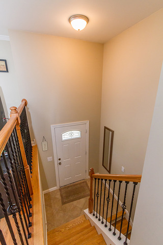 645 Washington Blvd, Hoffman Estates, IL 60169 photo 2