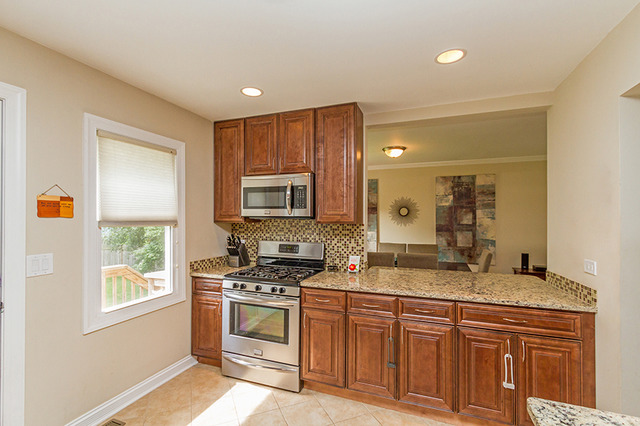645 Washington Blvd, Hoffman Estates, IL 60169 photo 9