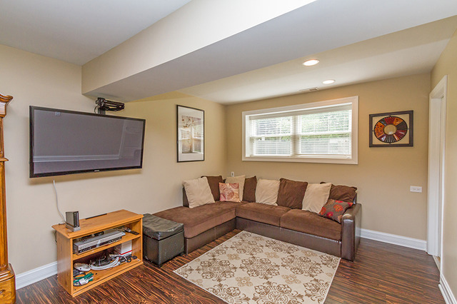 645 Washington Blvd, Hoffman Estates, IL 60169 photo 17