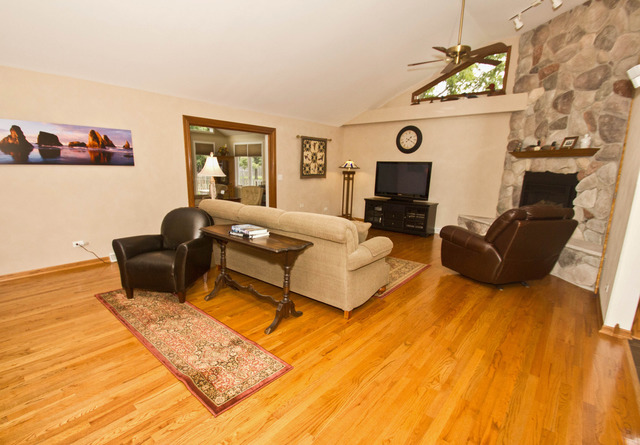 15200 S Michael Dr, Plainfield, IL 60544 photo 3