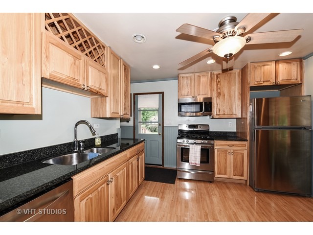 1305 N Irving Ave, Berkeley, IL 60163 photo 2