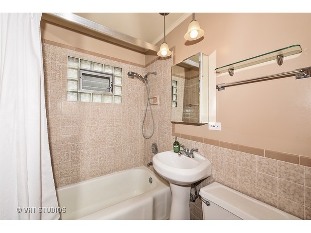 1305 N Irving Ave, Berkeley, IL 60163 photo 6
