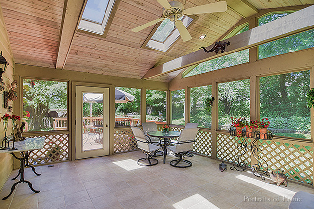 1567 Culpepper Dr, Naperville, IL 60540 photo 2