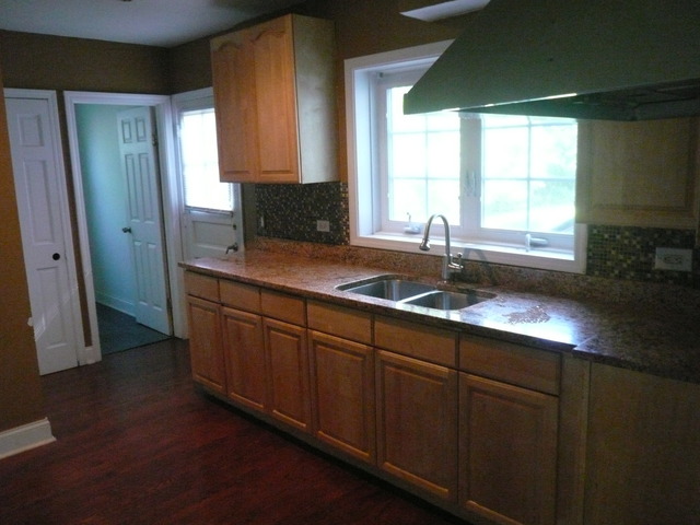 621 Windsor Rd, Glenview, IL 60025 photo 2