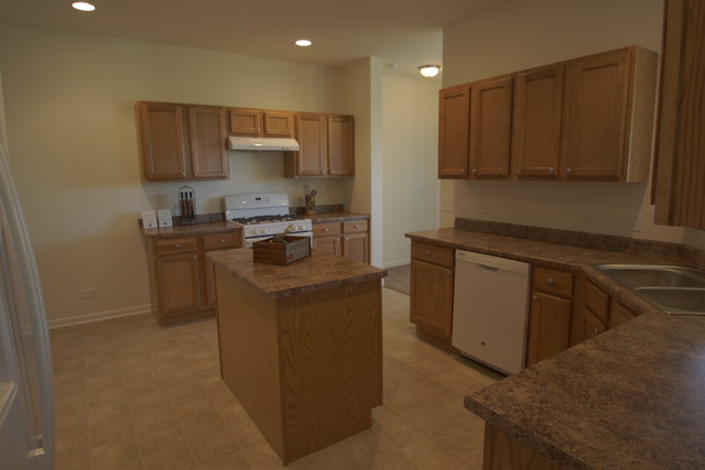 806 Hanson Ave, Mchenry, IL 60050 photo 4