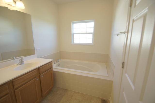 806 Hanson Ave, Mchenry, IL 60050 photo 13