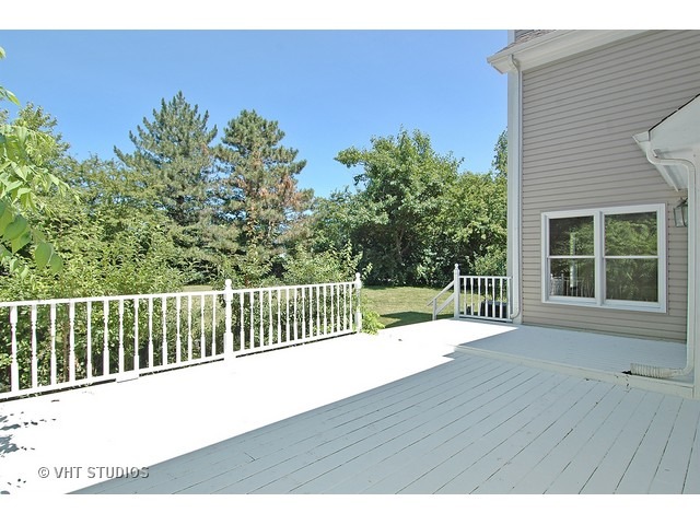 1090 Willoby Ln, Elgin, IL 60120 photo 14