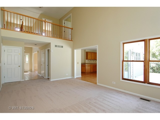 1090 Willoby Ln, Elgin, IL 60120 photo 6