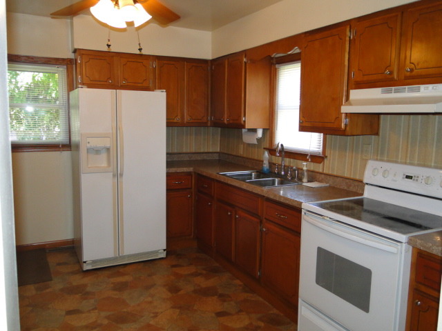 469 S Winfield Ave, Kankakee, IL 60901 photo 2
