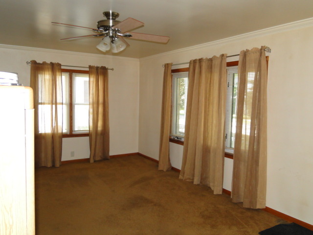 469 S Winfield Ave, Kankakee, IL 60901 photo 3