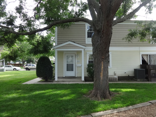 1212 Cypress Dr, Wheeling, IL 60090 photo 1