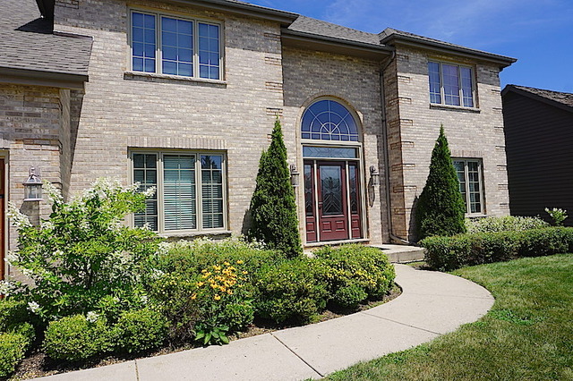 3928 White Eagle Dr, Naperville, IL 60564 photo 1