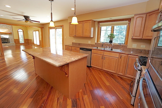 3928 White Eagle Dr, Naperville, IL 60564 photo 8