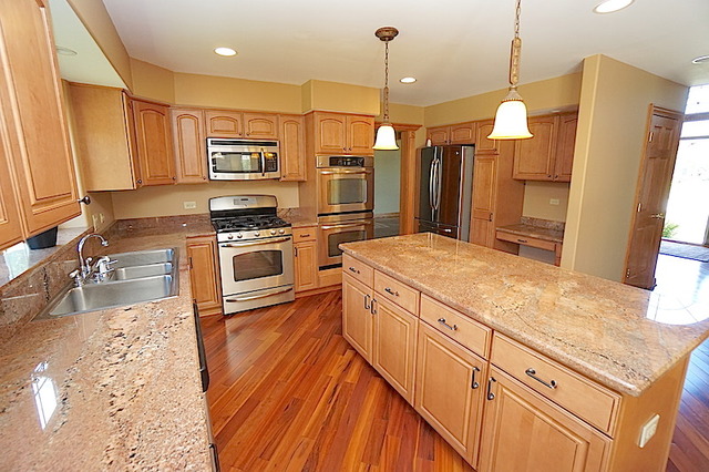 3928 White Eagle Dr, Naperville, IL 60564 photo 7