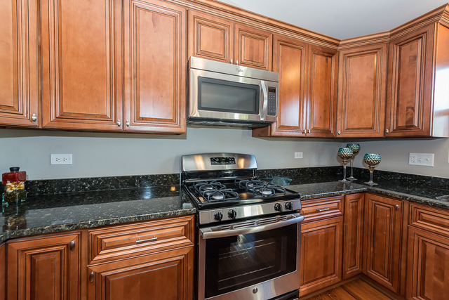 834 Mary Byrne Dr, Chicago Heights, IL 60411 photo 3