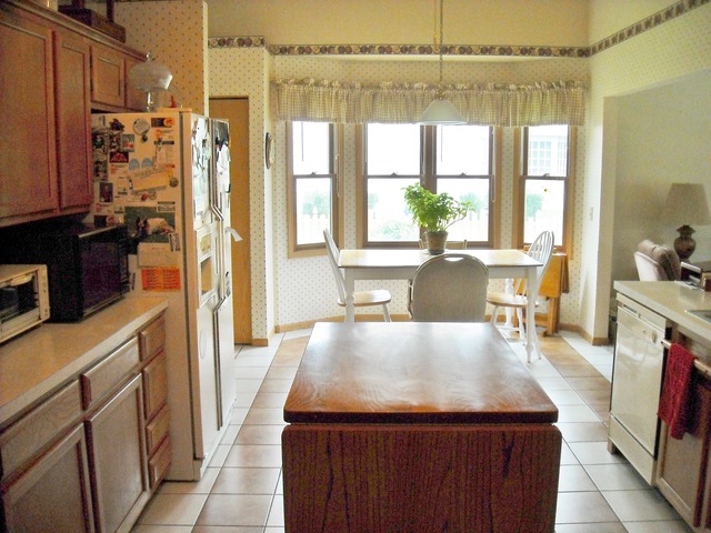2579 Pinehurst Dr, Aurora, IL 60506 photo 3