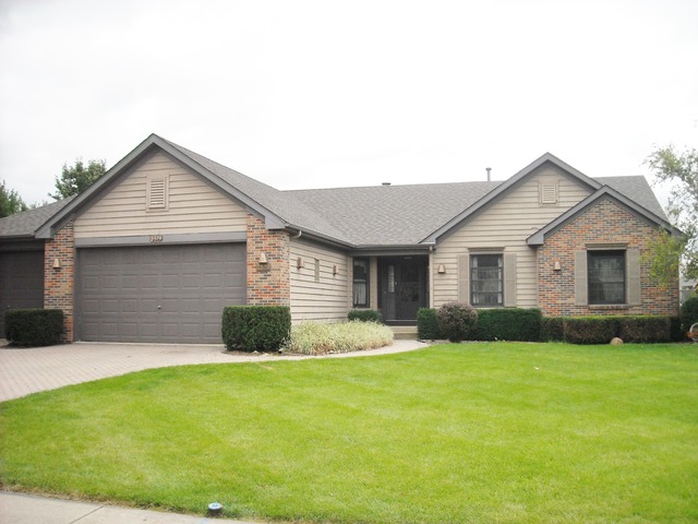 2579 Pinehurst Dr, Aurora, IL 60506 photo 1