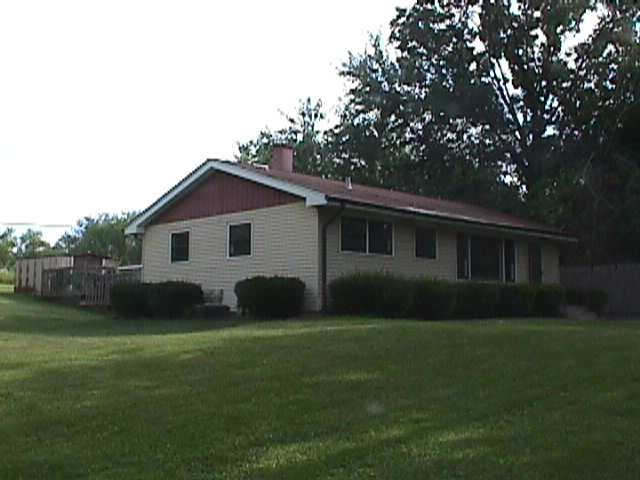 916 W Plum St, Mchenry, IL 60051 photo 3