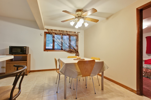 475 Bode Rd, Hoffman Estates, IL 60169 photo 6