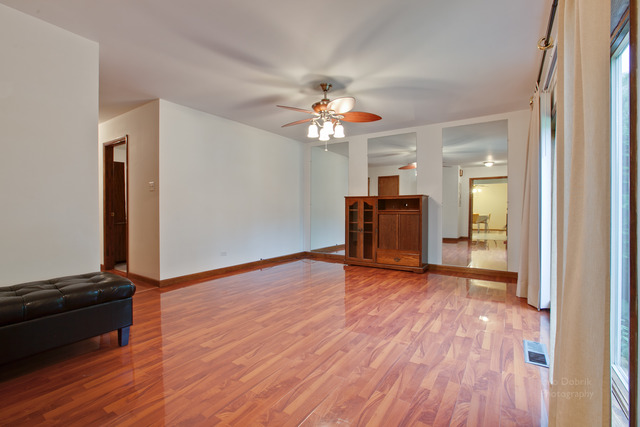 475 Bode Rd, Hoffman Estates, IL 60169 photo 11
