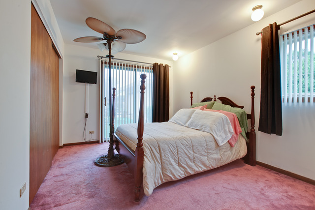 475 Bode Rd, Hoffman Estates, IL 60169 photo 15