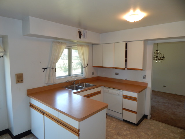 1120 W Compton, Addison, IL 60101 photo 3