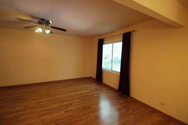 751 Cimarron Dr, Carol Stream, IL 60188 photo 4