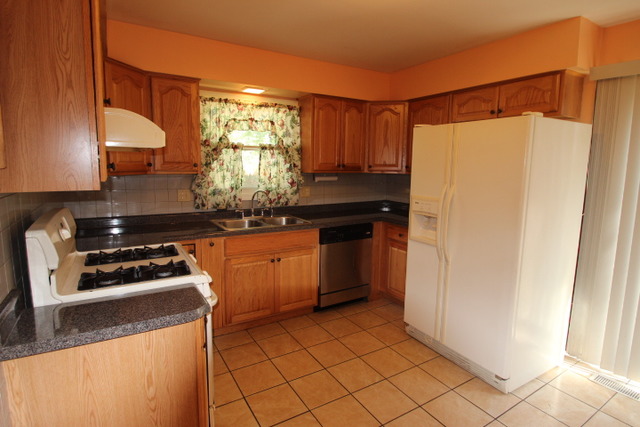 751 Cimarron Dr, Carol Stream, IL 60188 photo 8