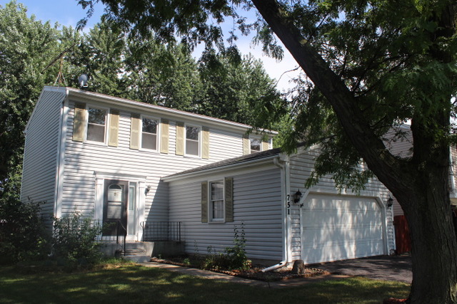 751 Cimarron Dr, Carol Stream, IL 60188 photo 2