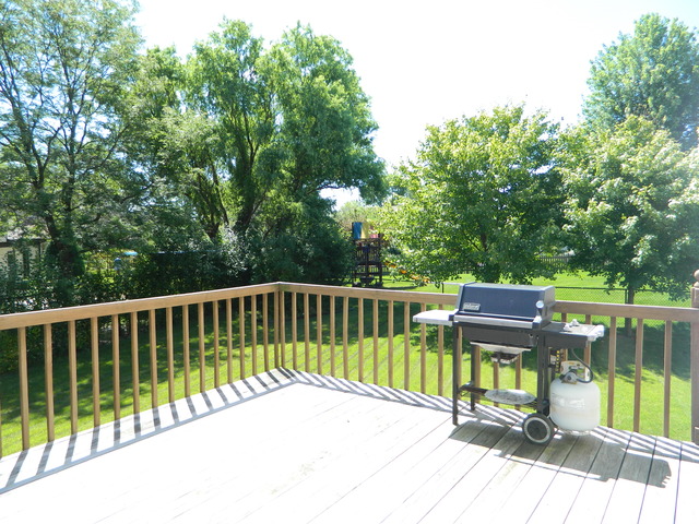 3845 Bernay Ln, Hoffman Estates, IL 60192 photo 23