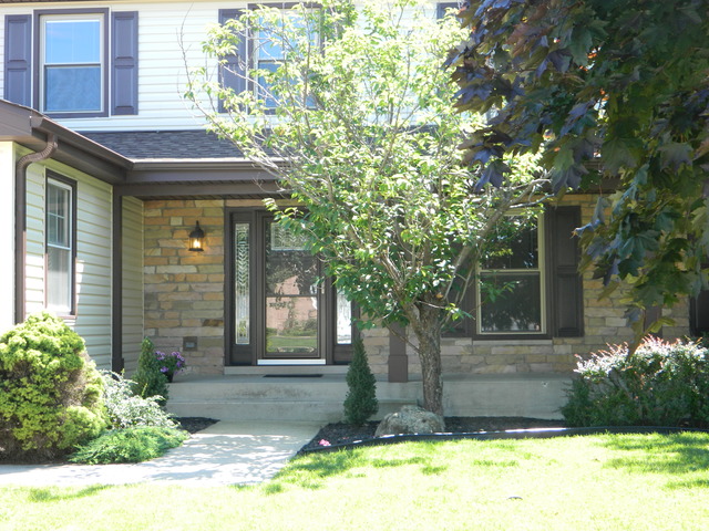 3845 Bernay Ln, Hoffman Estates, IL 60192 photo 1