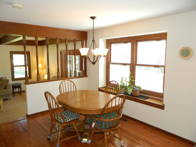3845 Bernay Ln, Hoffman Estates, IL 60192 photo 9