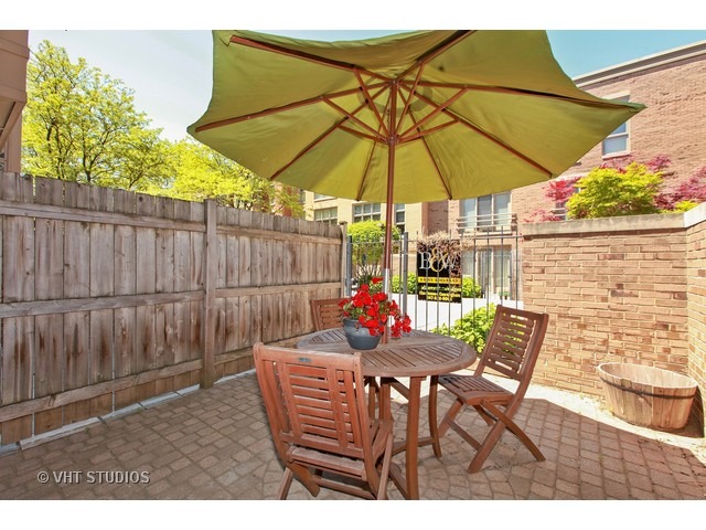 2375 N Wayne Ave, Chicago, IL 60614 photo 9