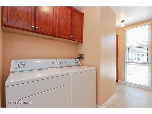 2375 N Wayne Ave, Chicago, IL 60614 photo 12
