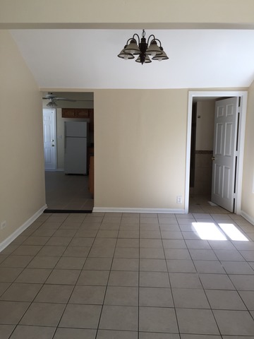 414 Titsworth Ct, Aurora, IL 60505 photo 4