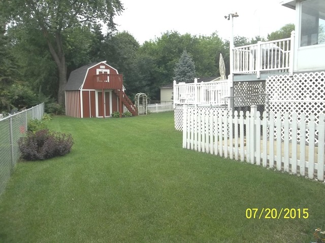 526 Kingston Blvd, Mchenry, IL 60050 photo 4