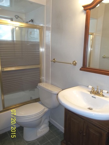 526 Kingston Blvd, Mchenry, IL 60050 photo 13