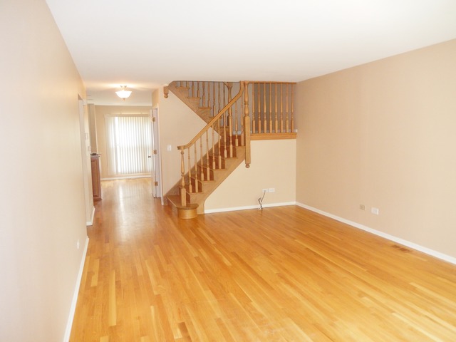 337 Summer Hill Ln, Wheeling, IL 60090 photo 1
